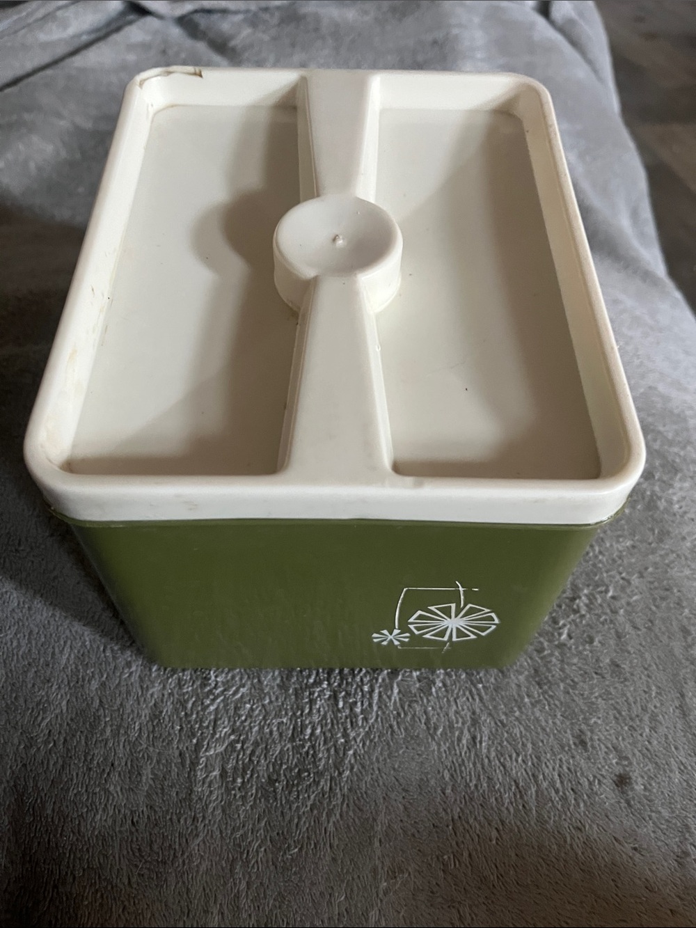 Retro Olive Green Food Storage Container with Cream Lid
